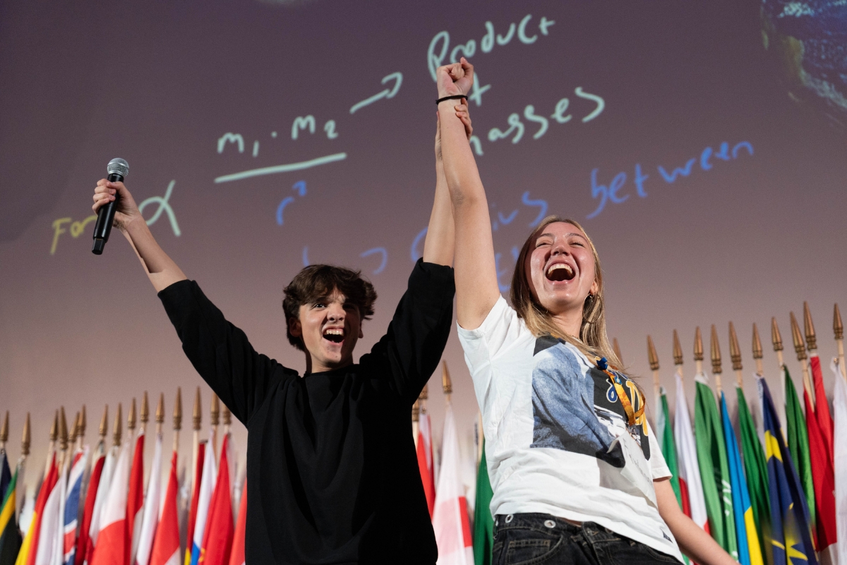 Students (16–21 years)