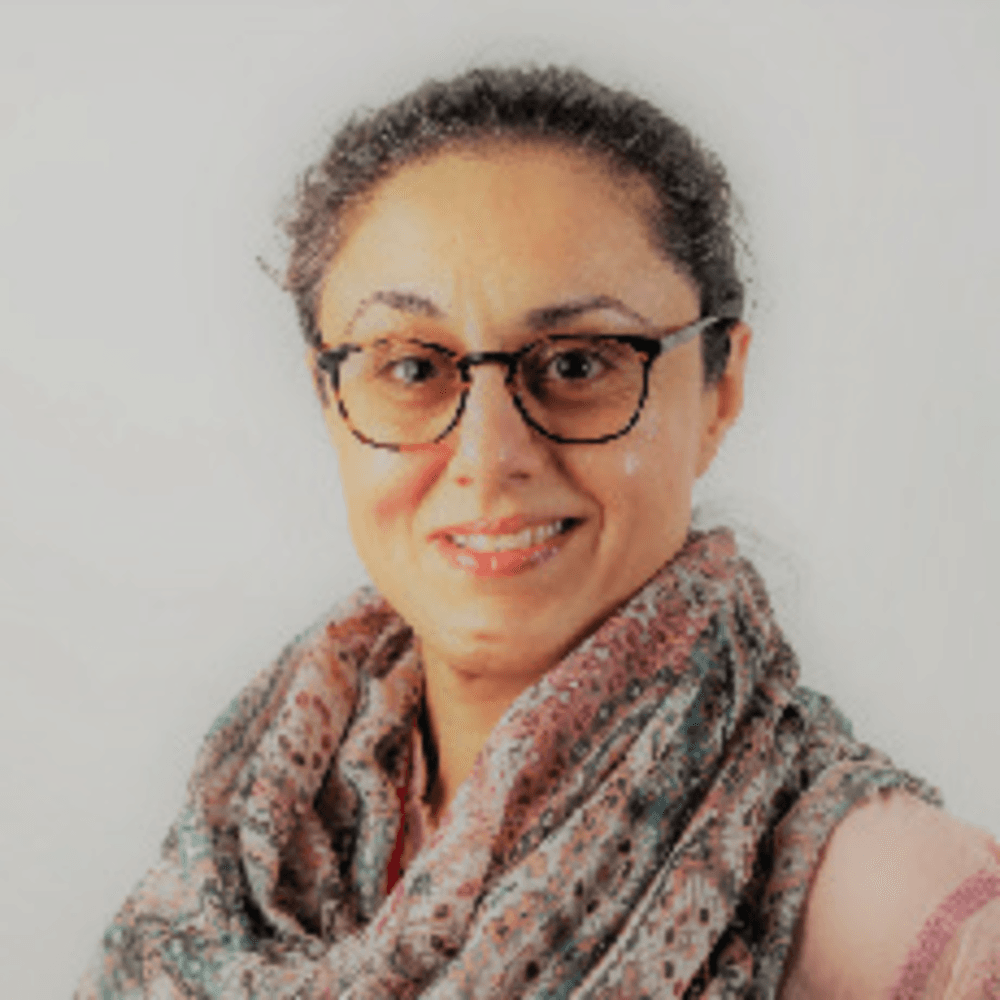 Dr Farhat Khanim